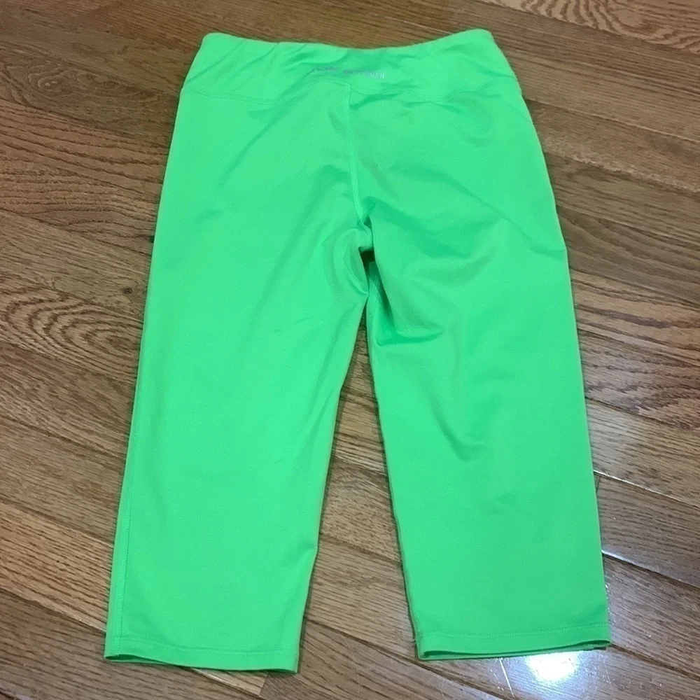 Under Armour Fitted capris lime green youth medium